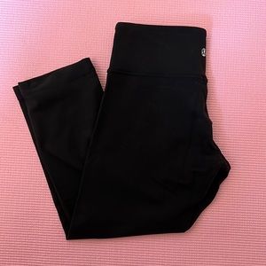 Black lululemon size 6
